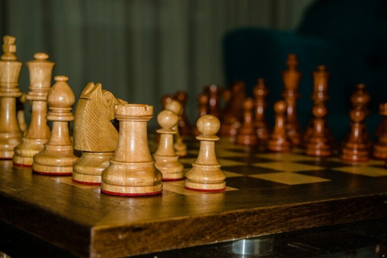 cropped-board-game-g586bfa0fb_1920.jpg
